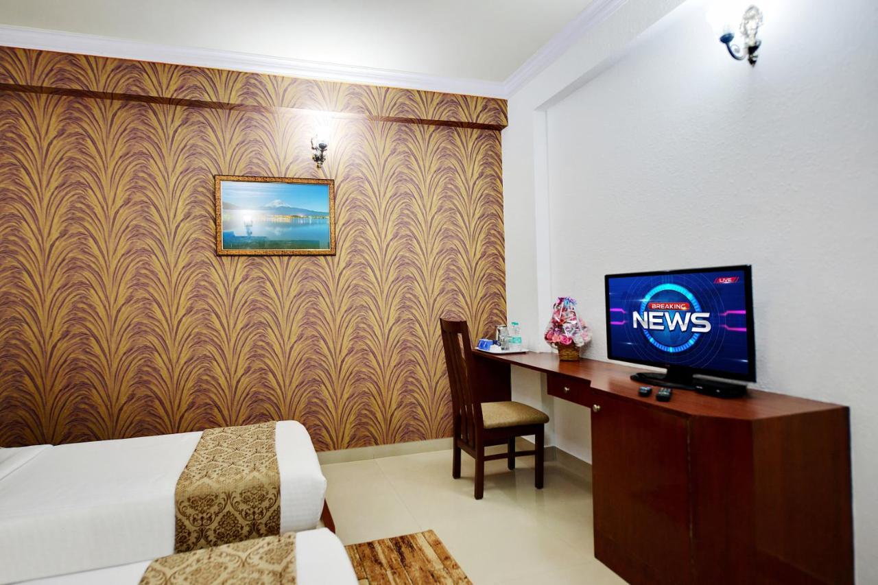 The Liverpool Blue Hotels Bangalore Exterior photo