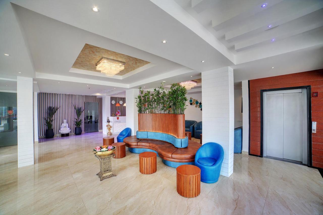 The Liverpool Blue Hotels Bangalore Exterior photo
